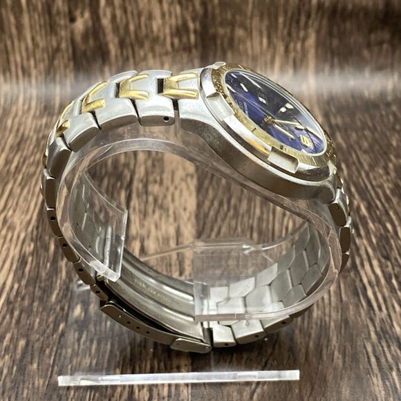 Guess Waterpro Men’s Watch Vintage New Battery - Picture 2 of 7